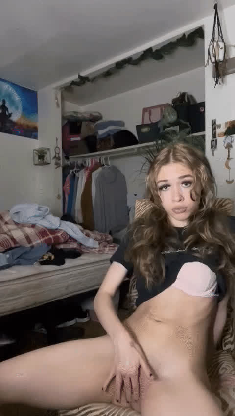 Lilypopz <strong>@lilypopz</strong> in porn video