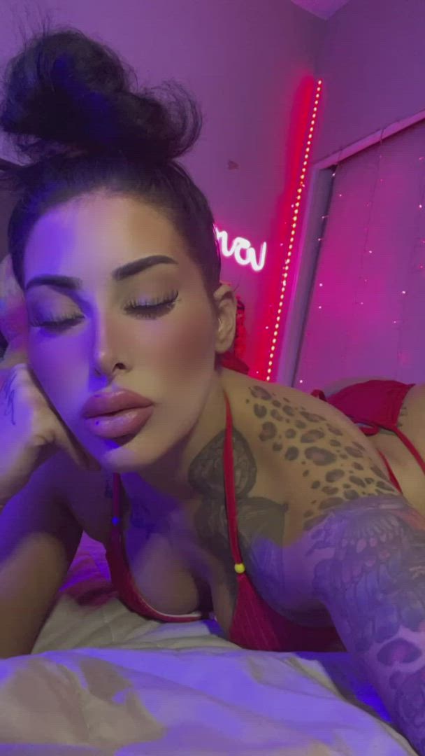 Lita2sweet <strong>@litasweet</strong> in r/lipsthatgrip micro bikini onlyfans ass porn video