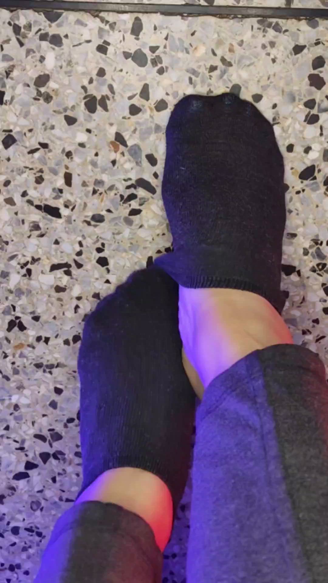 Lizanfeet <strong>@lizanfeet</strong> in cum dirty fetish on feet foot fetish footjob lesbian asian socks porn video