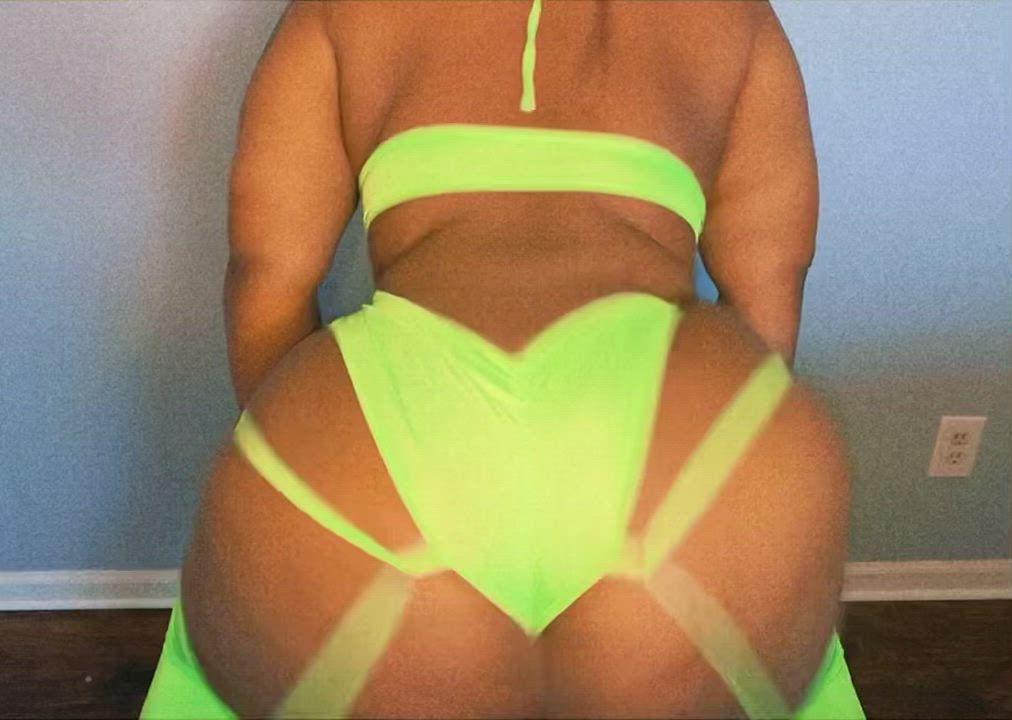 LizsNicole  <strong>@lizsnicole</strong> in clapping spread ass porn video