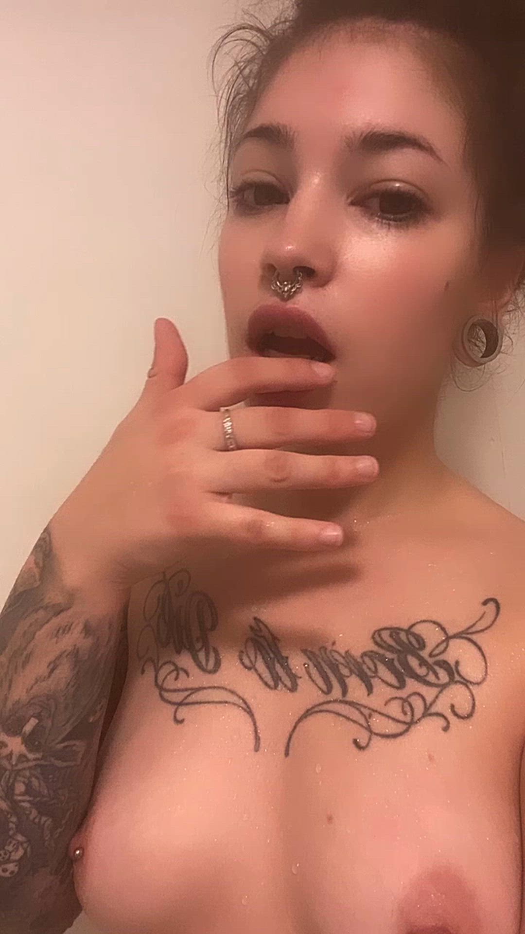 Lovely Chris  <strong>@lovelychris</strong> in porn video