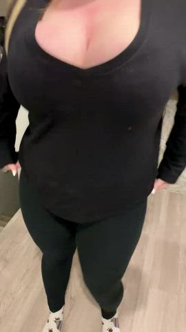 Lucky husband  <strong>@sydney_xo</strong> in huge tits onlyfans milf porn video