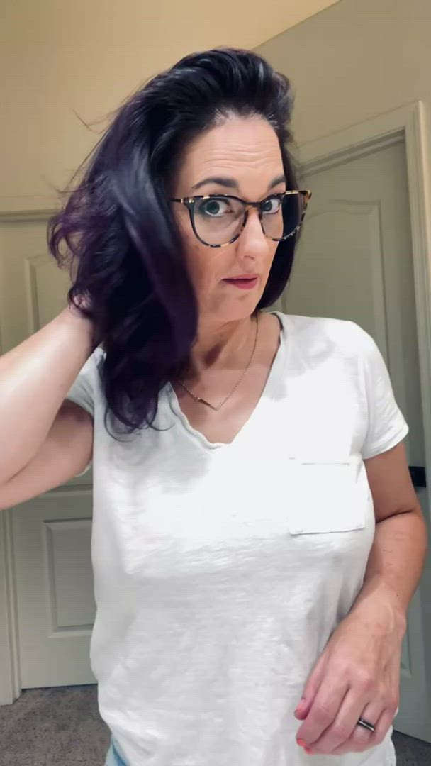 Lucy Woods <strong>@ddlucywoods</strong> in titty drop glasses milf porn video
