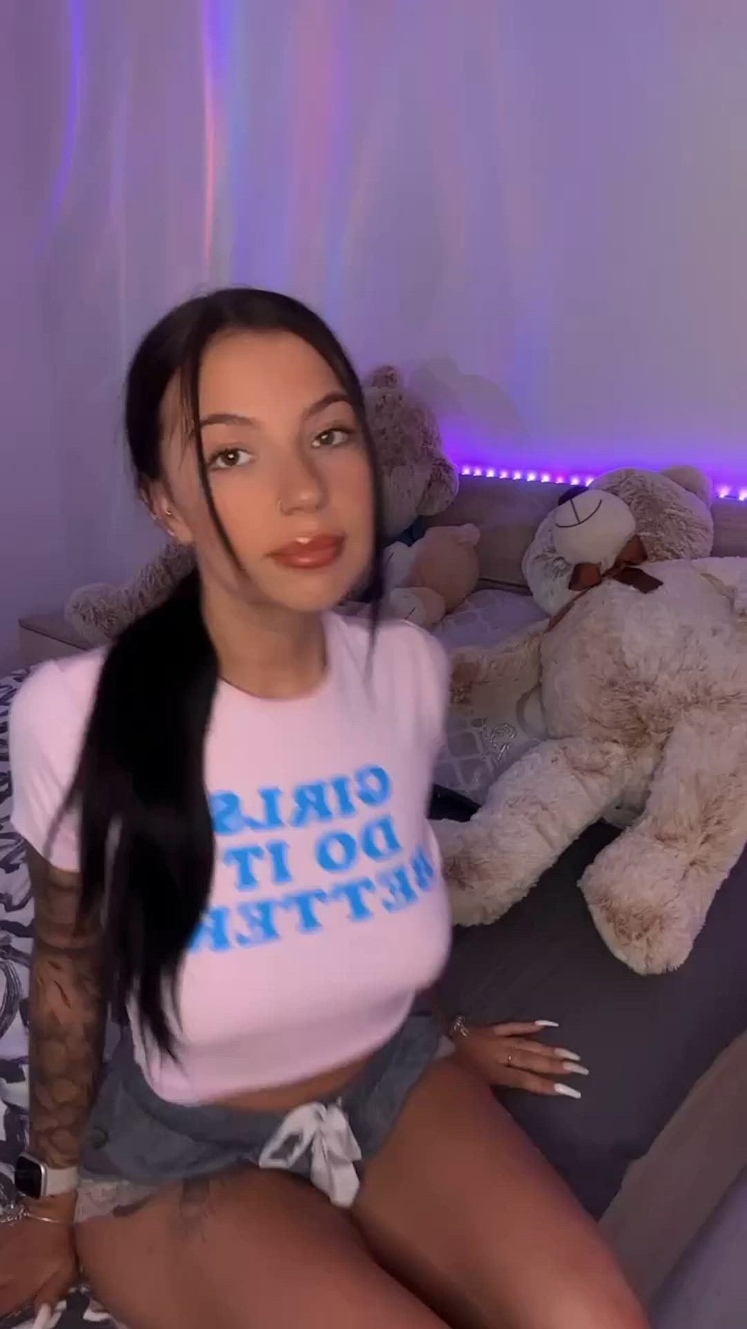 Lucyberryx <strong>@lucyberryx</strong> in porn video