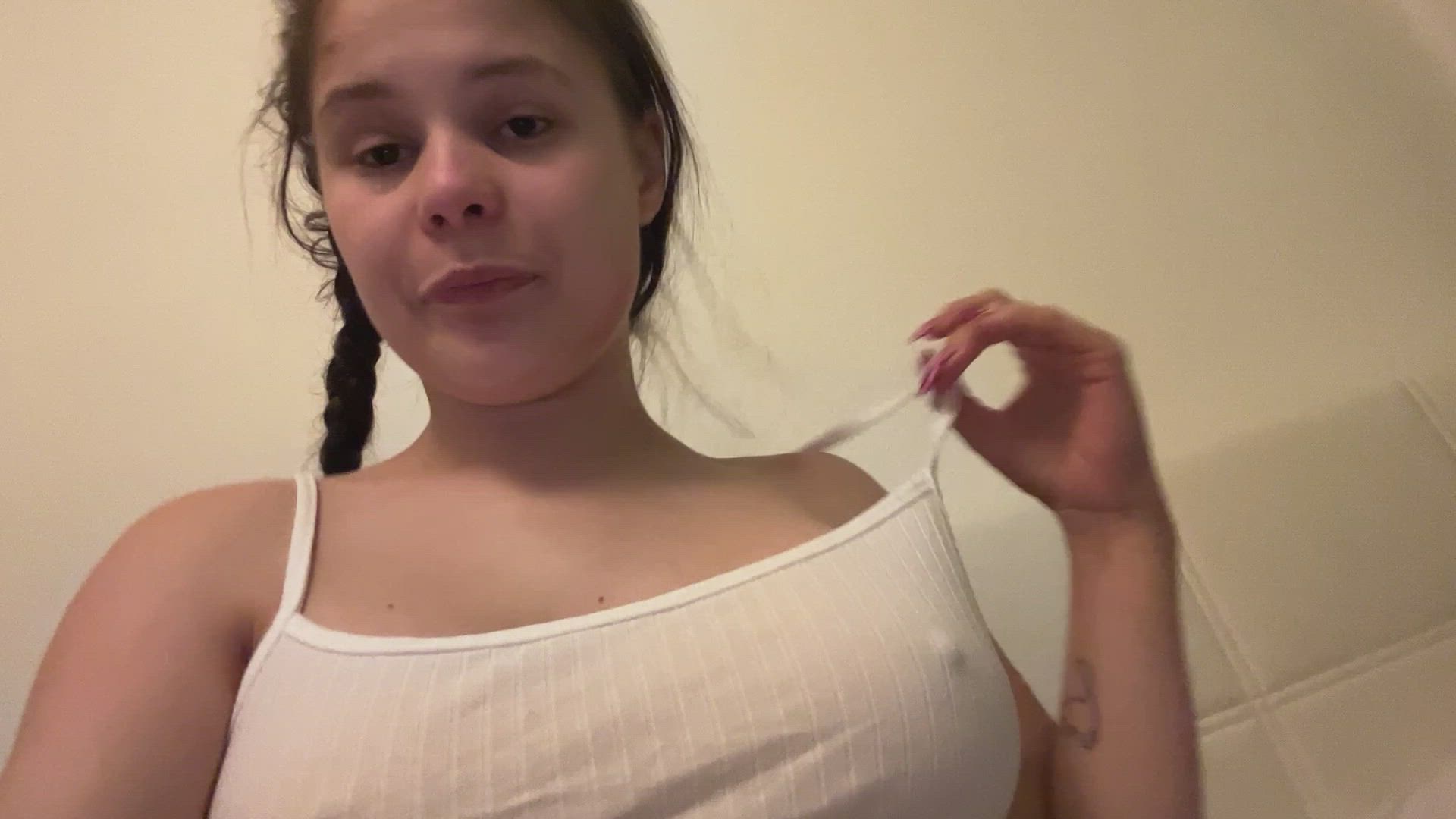 Lucyxreal1 <strong>@lucxyx</strong> in big tits brunette amateur porn video