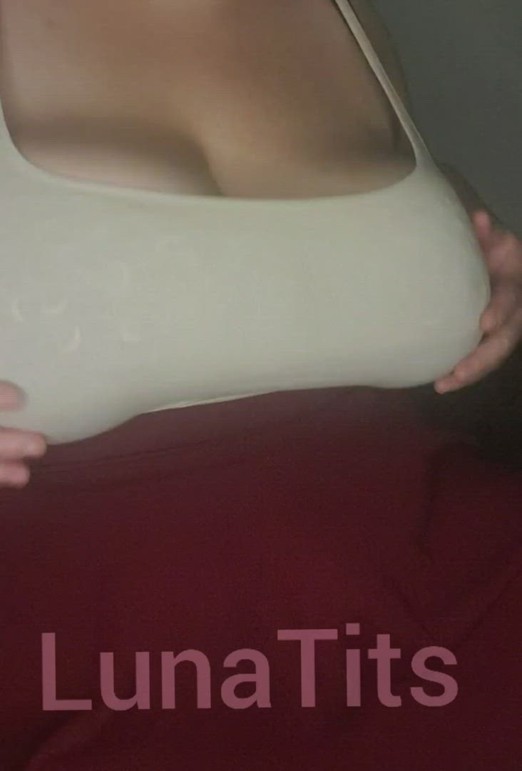 Luna <strong>@lunatits</strong> in huge natural tits clothed bbw porn video