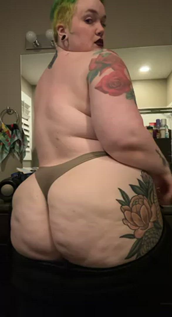 Lysthetaurus <strong>@lys.thetaurus</strong> in clapping ass bubble butt gamer girl booty bbbw porn video