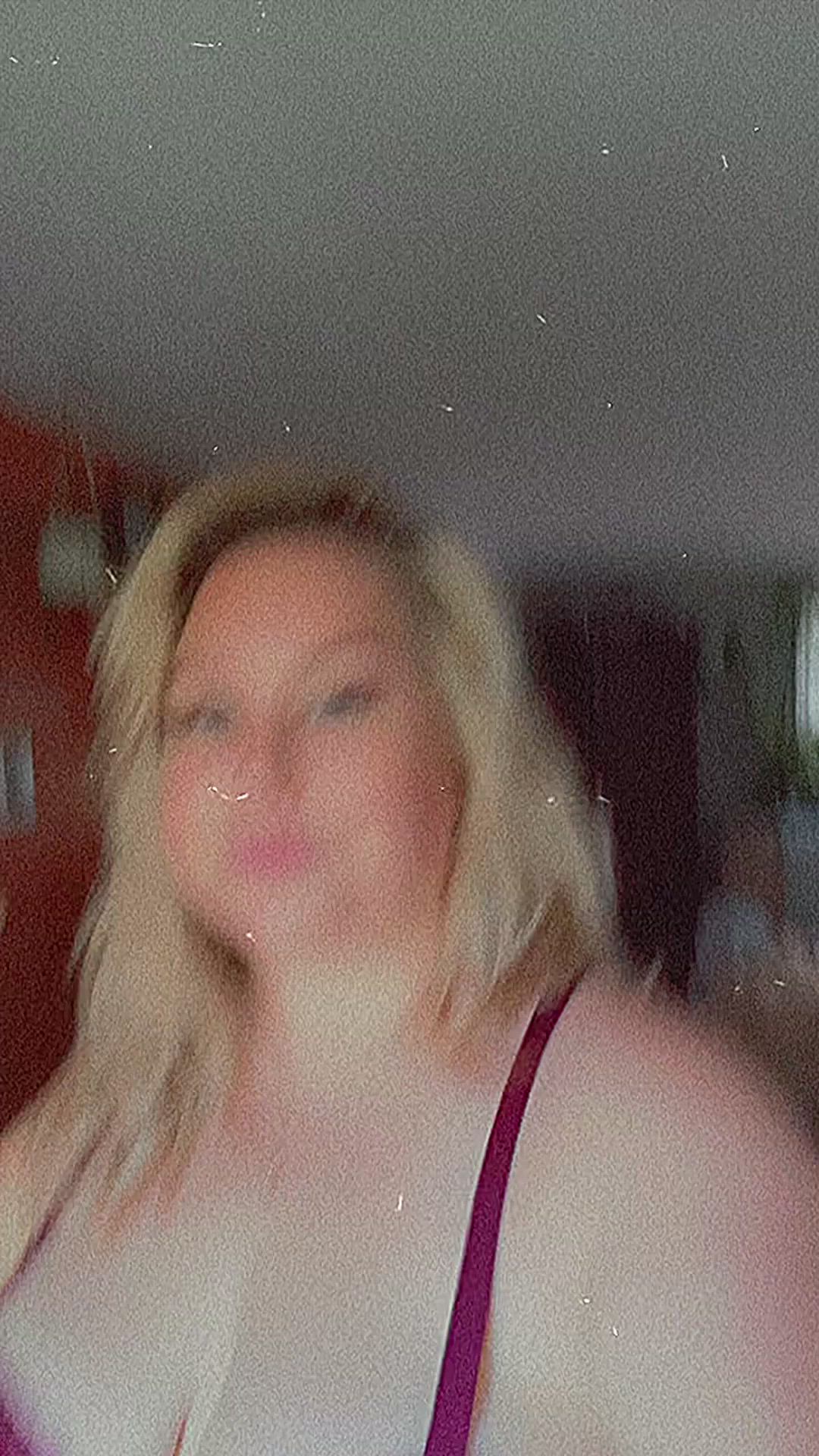 Malibunikk <strong>@https</strong> in big tits blonde curvy porn video