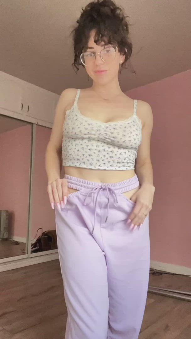 Mama Fiona? <strong>@cockteasefiona</strong> in natural tits curly hair striptease role play stripping step-mom glasses porn video