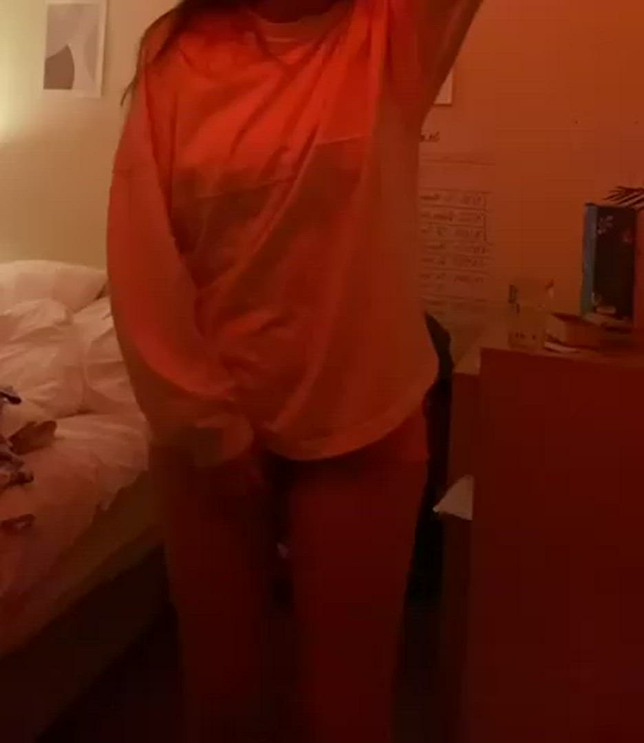 Maybeamunter <strong>@harrietfinley</strong> in 18 years old dirty talk strip tits ass sex porn video