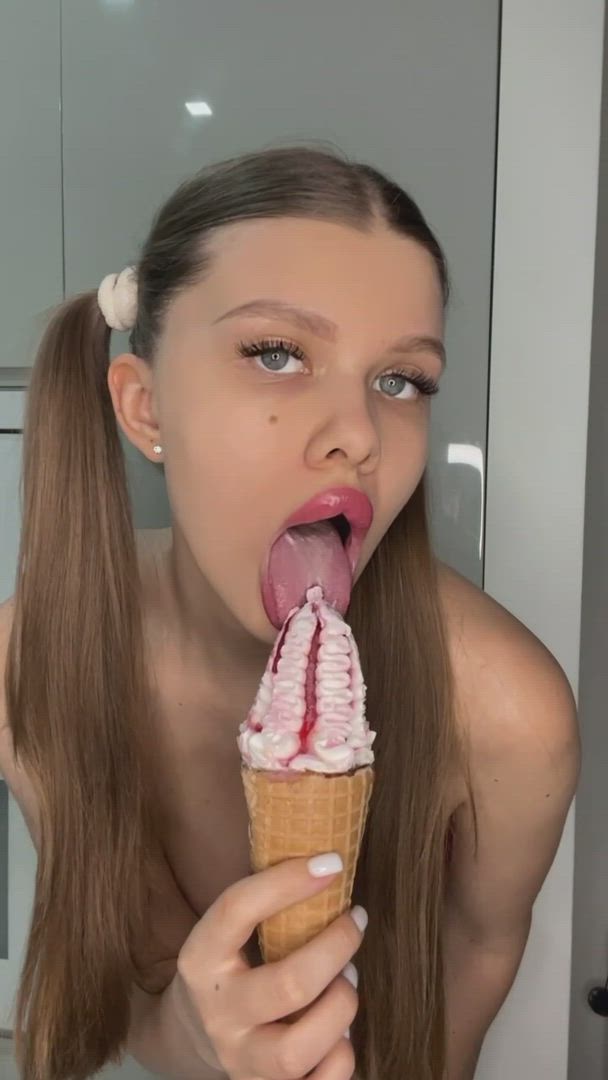 Maynotpenetrate <strong>@may_not</strong> in porn video