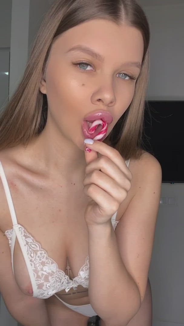 Maynotpenetrate <strong>@may_not</strong> in tongue fetish 19 years old onlyfans blonde candy lips porn video