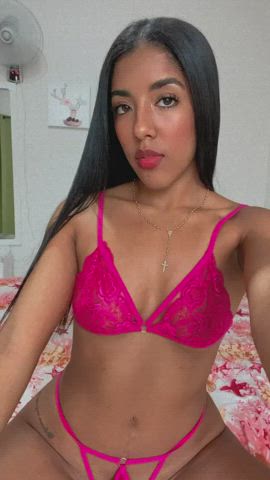 Meganpretty <strong>@meganpettry</strong> in 18 years old camgirl latina porn video
