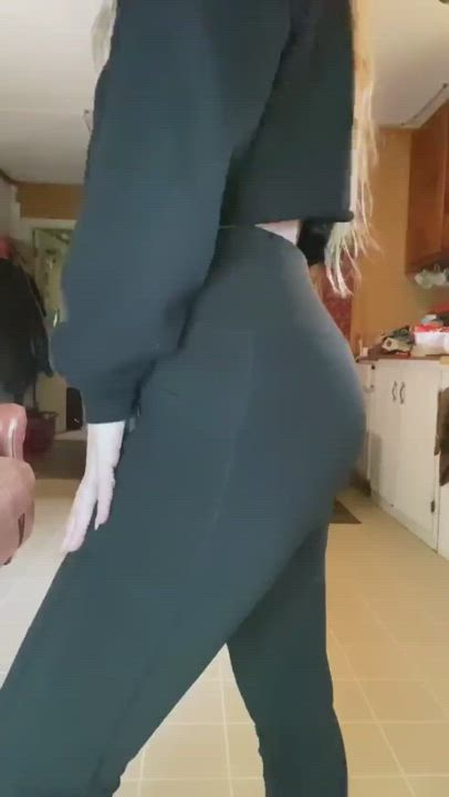 MelinoeFuxxx <strong>@melinoe_lazuli_free</strong> in porn video