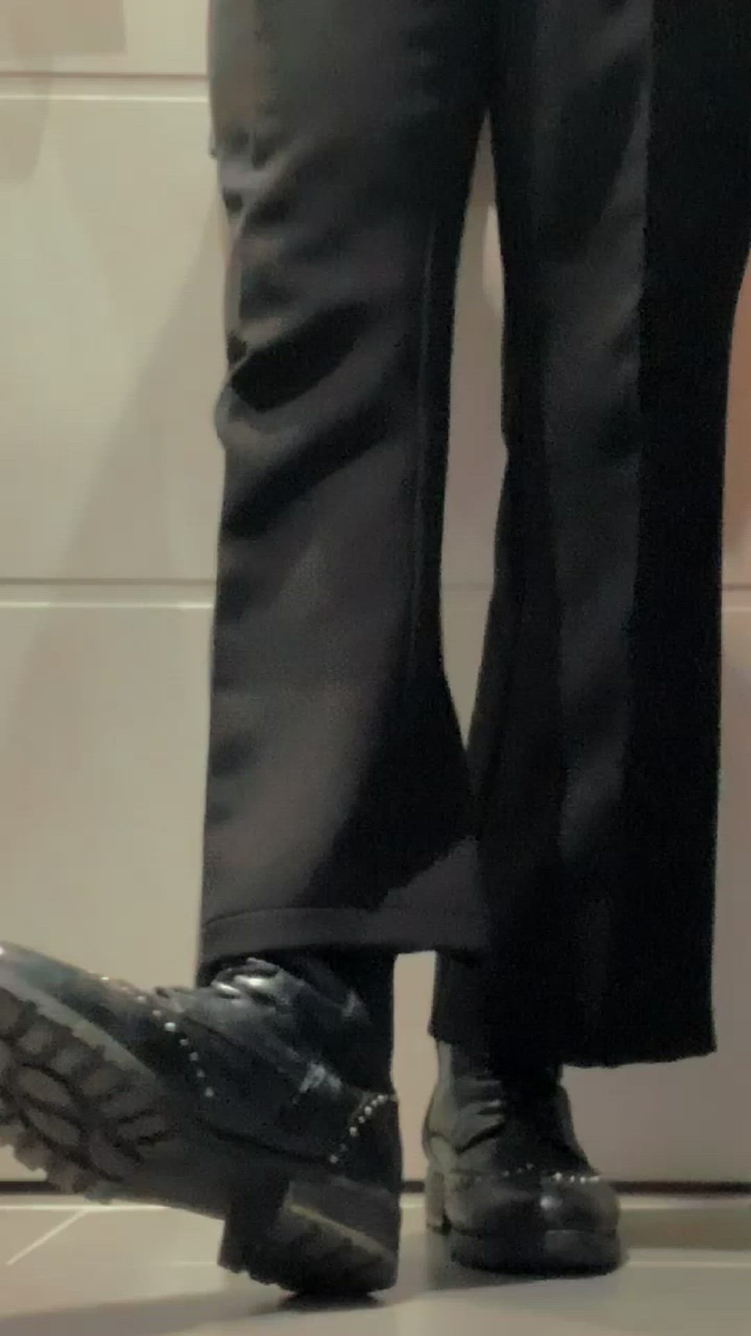 MeoMeo  <strong>@naughty_theres</strong> in foot worship boots legs porn video