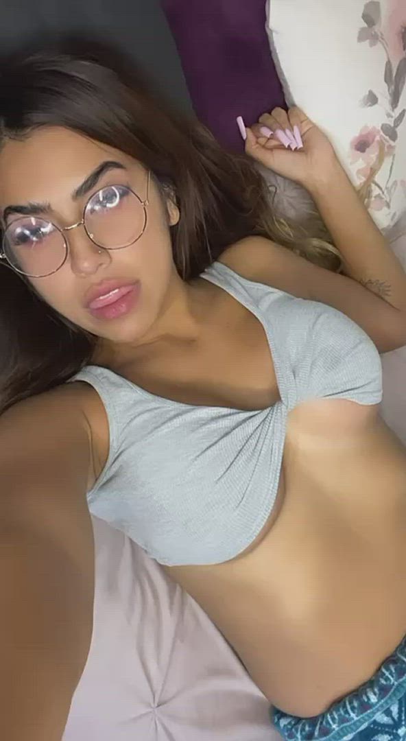 Michelle-Wild <strong>@michelllewiild</strong> in 18 years old teasing porn video