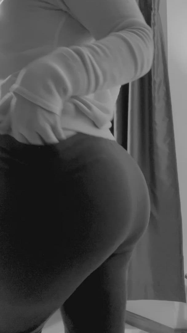 Milkymama88 <strong>@nicolette8869</strong> in bubble butt jiggling ass porn video