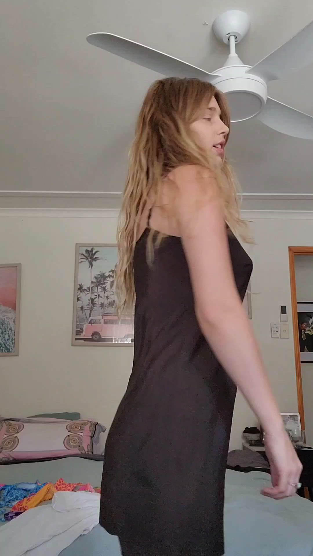 Miss Honey bee  <strong>@biancathiel</strong> in porn video