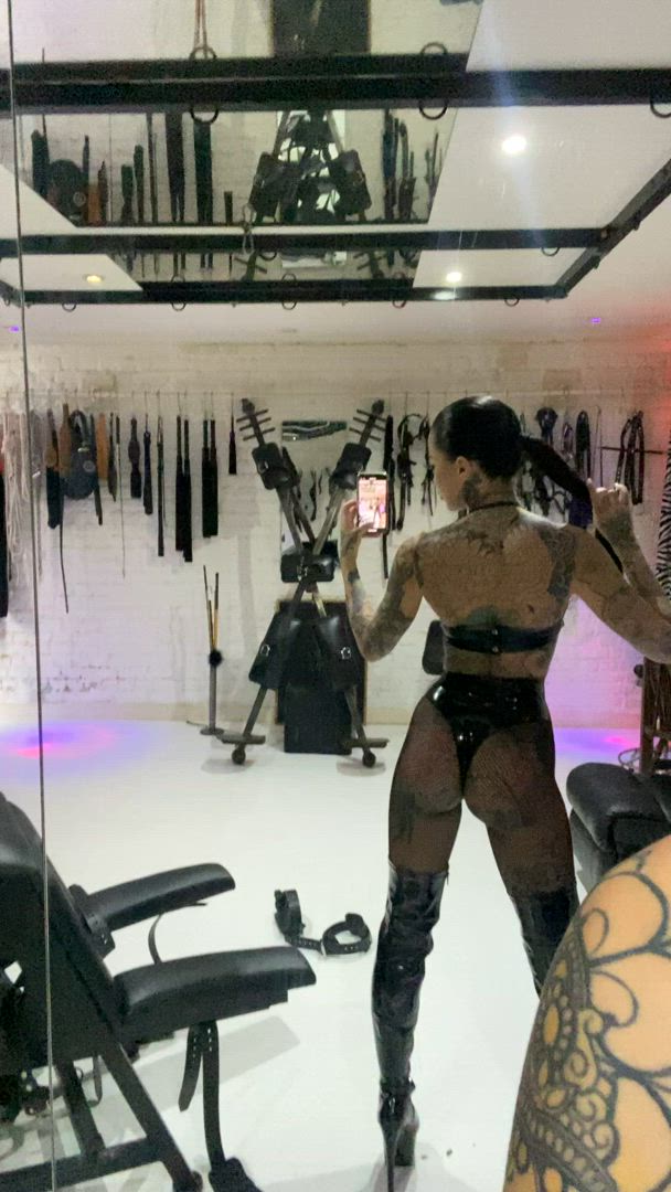 Mistressmika <strong>@mistress_mika</strong> in porn video