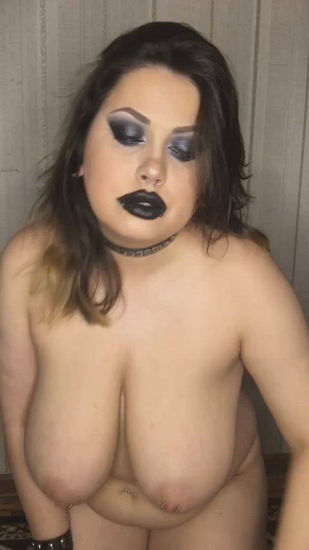 Monamia <strong>@mona_mi</strong> in porn video