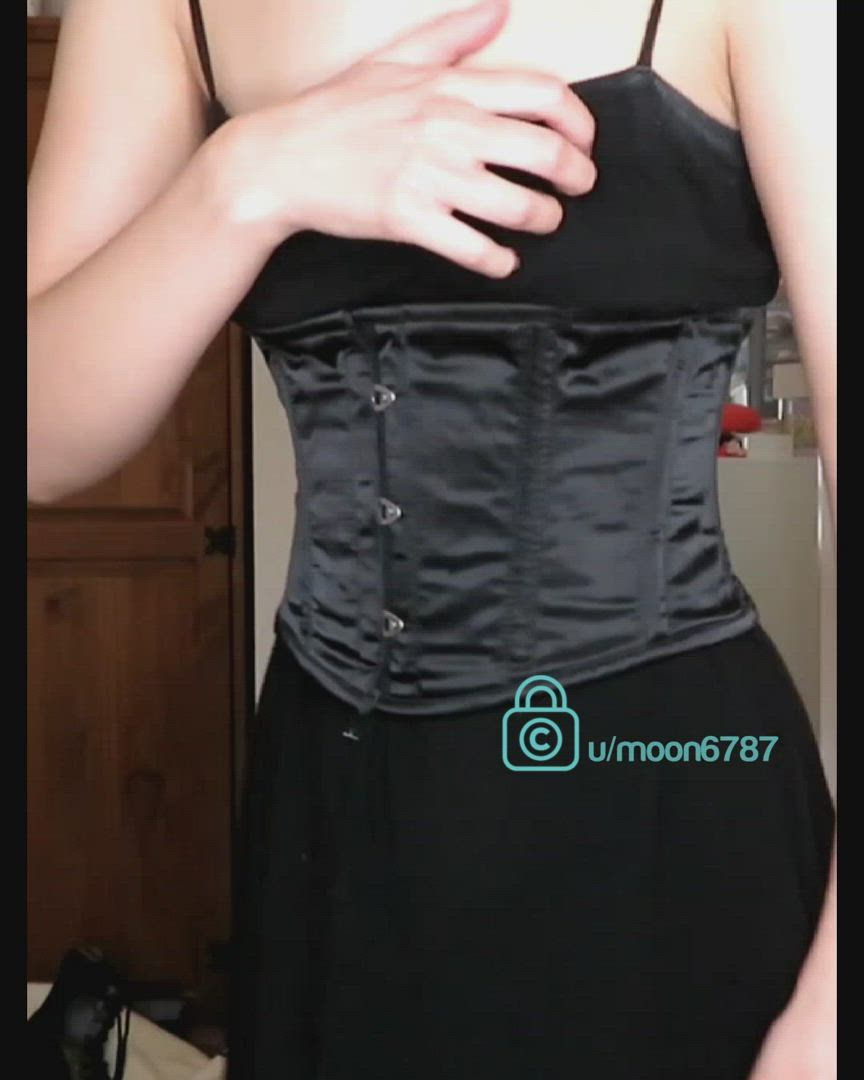 Moonbeamdani <strong>@moon_beam_dani</strong> in porn video