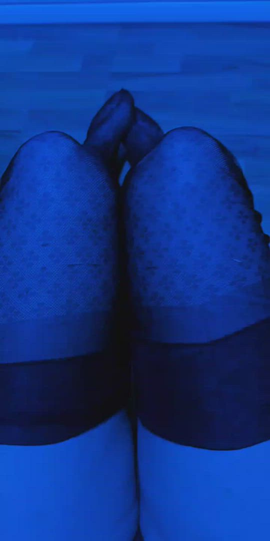 MoonRebec <strong>@moonrebecc</strong> in fetish feet femdom porn video