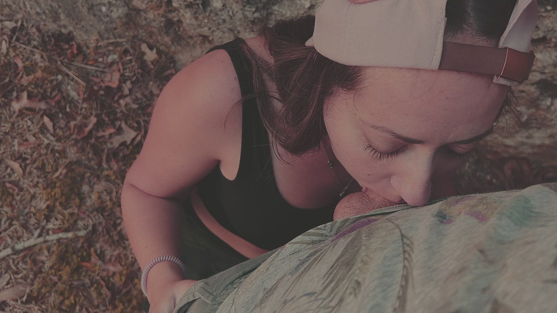 Mrsmidwestjess <strong>@mrsmidwestjess</strong> in r/fuckoutdoors exhibitionism exhibitionist real couple big ass public milf porn video