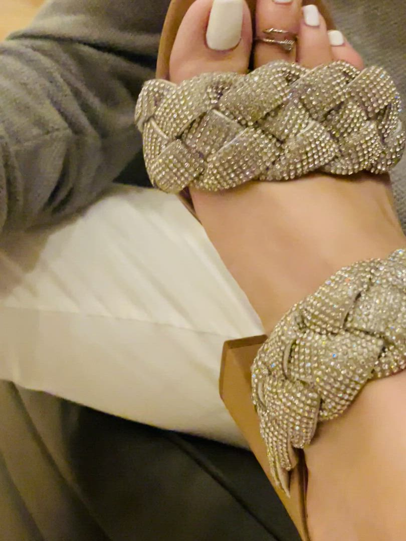 Mrssweettootsie <strong>@mrstootsiesweettoes</strong> in foot worship feet fetish latina shoes milf toes porn video