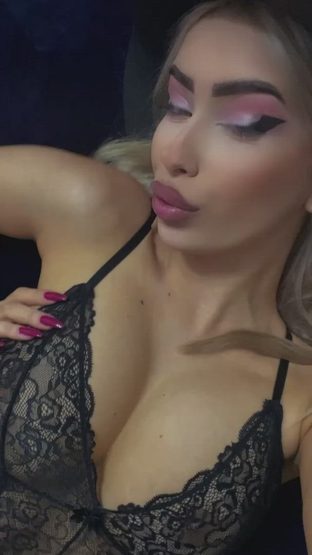 Naughty Alice <strong>@u305599665</strong> in pussy lips blonde boobs porn video
