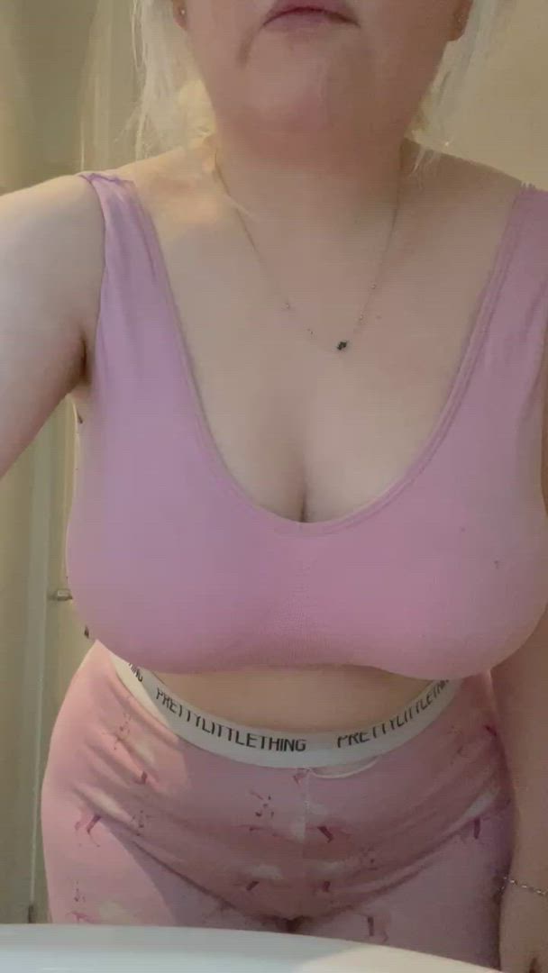 Naughty Danni  <strong>@curvydanni</strong> in porn video