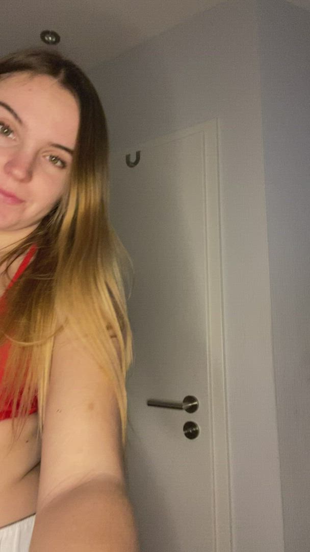 No face clara <strong>@lolabarbiee</strong> in porn video