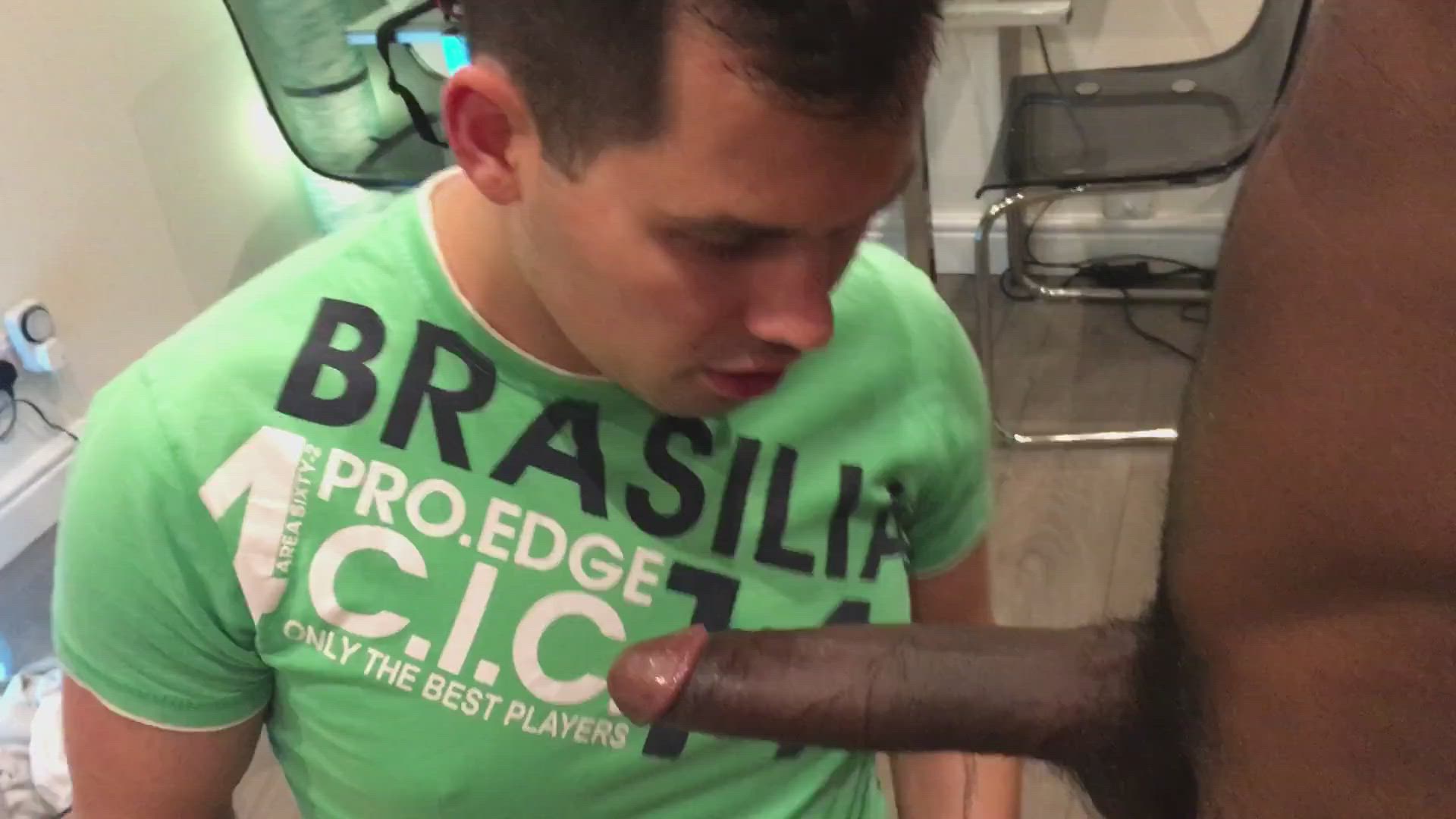 Nogagreflx  <strong>@deepthroatexpert</strong> in worship cock deepthroat bbc porn video
