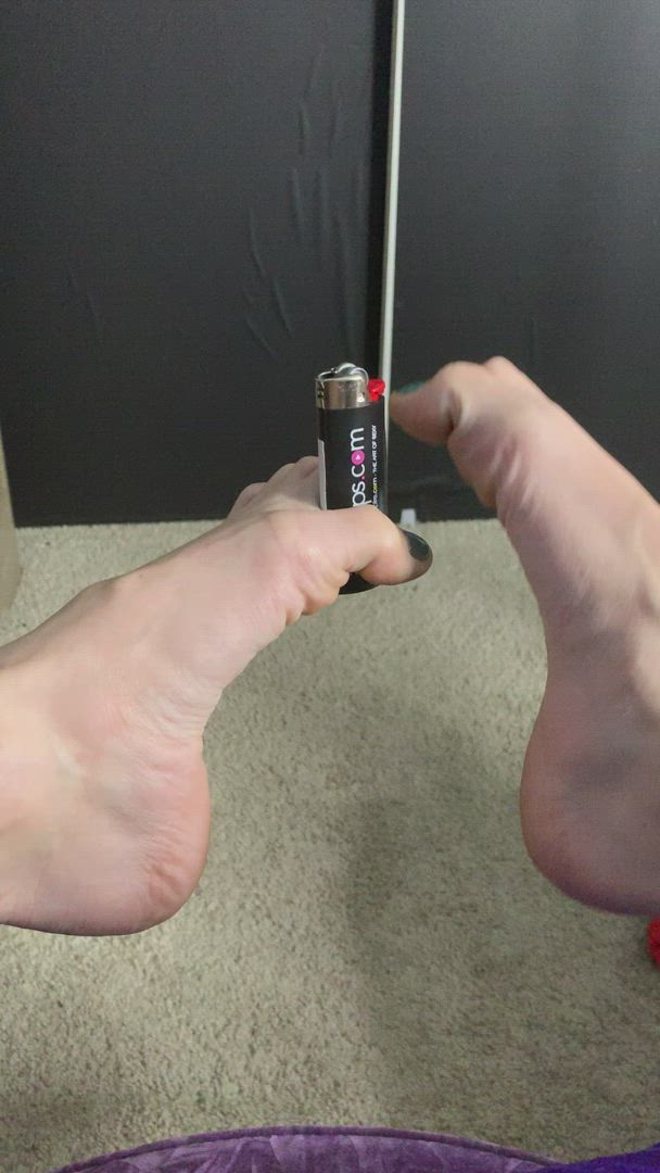 Norahnova <strong>@norahnova</strong> in fetish licking sucking feet feedee porn video