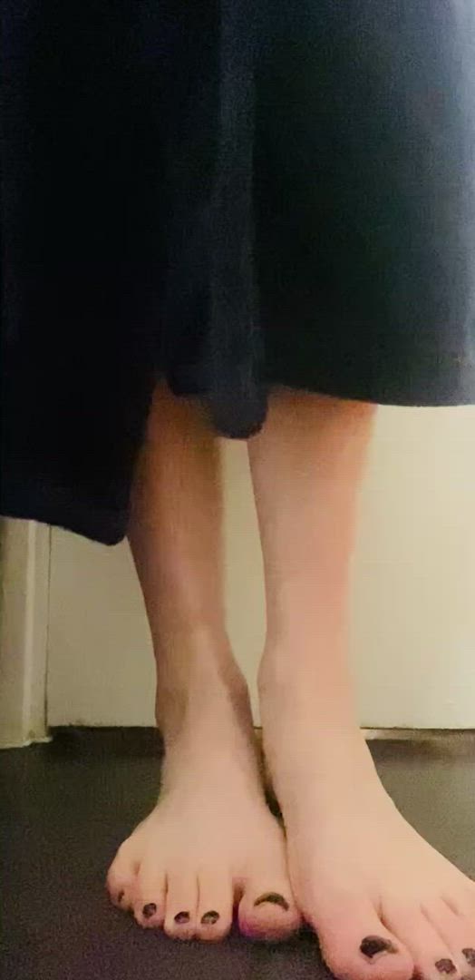 Nyxdarkgoddess <strong>@u249672586</strong> in fetish worship foot fetish feet fitfemdom findom porn video