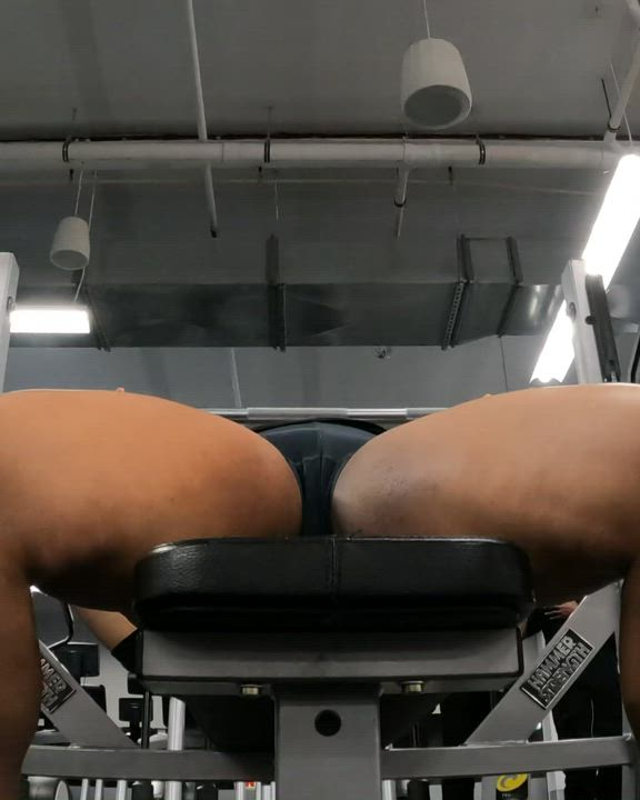 O <strong>@odessasimpson</strong> in camel toe ebony gym porn video