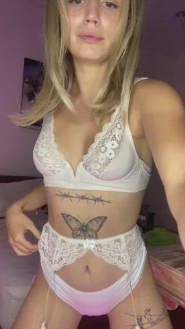 Onlychristiwon <strong>@christi_won</strong> in 18 years old lingerie blonde porn video