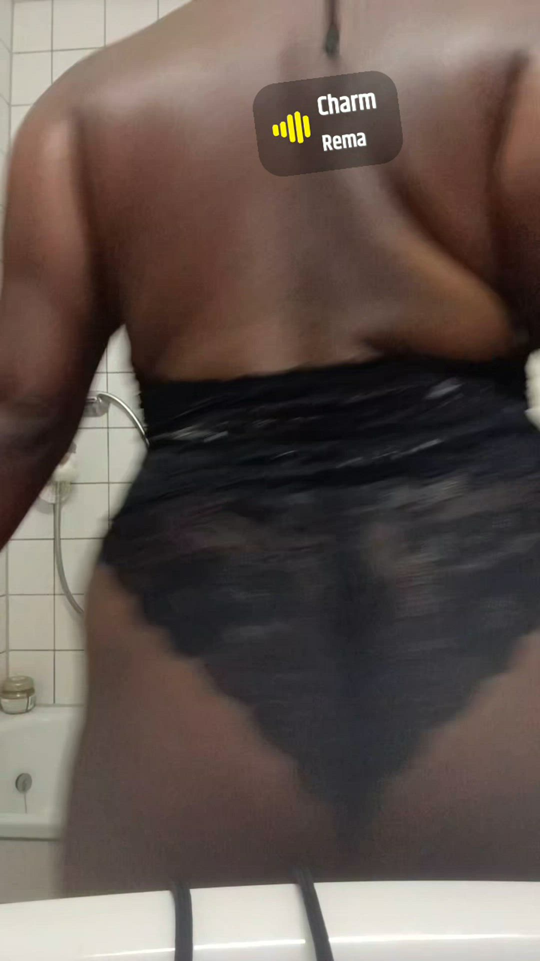 Aafricanqueeeen <strong>@aafricanqueeeen</strong> in porn video