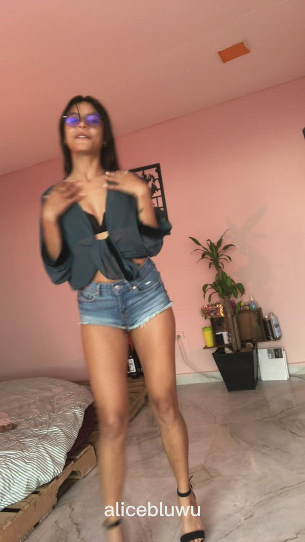Alicebluwu <strong>@alicebluwu</strong> in porn video