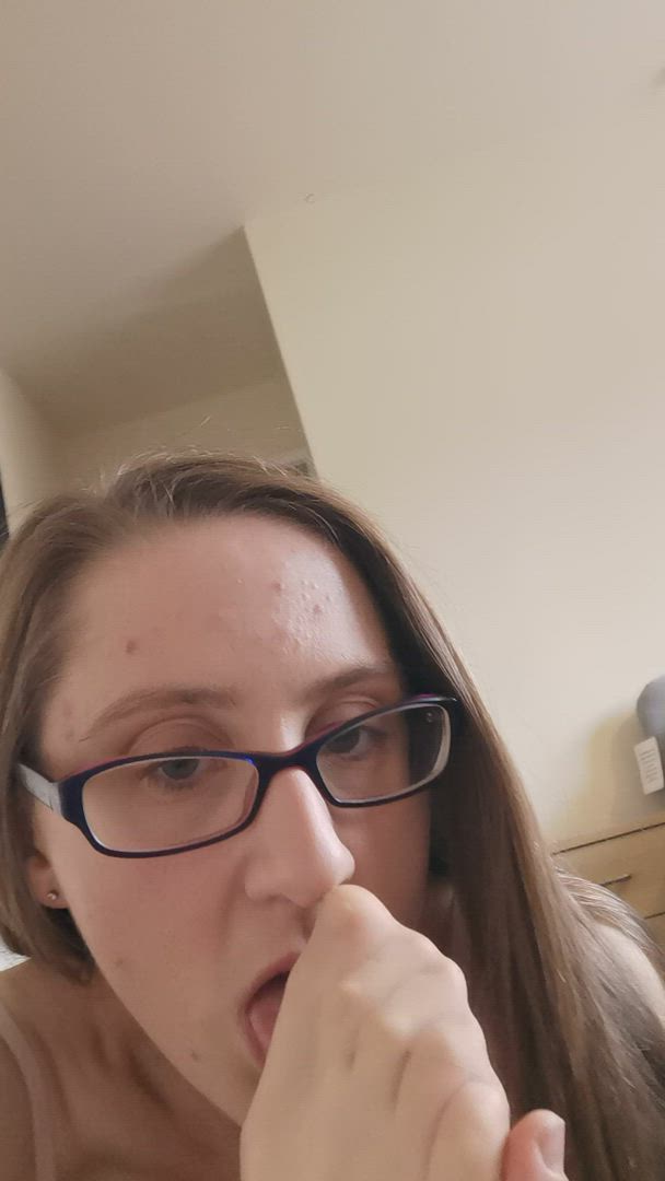 Aprilrosejonesx <strong>@aprilrosejonesx</strong> in fetish sucking feet homemade solo porn video