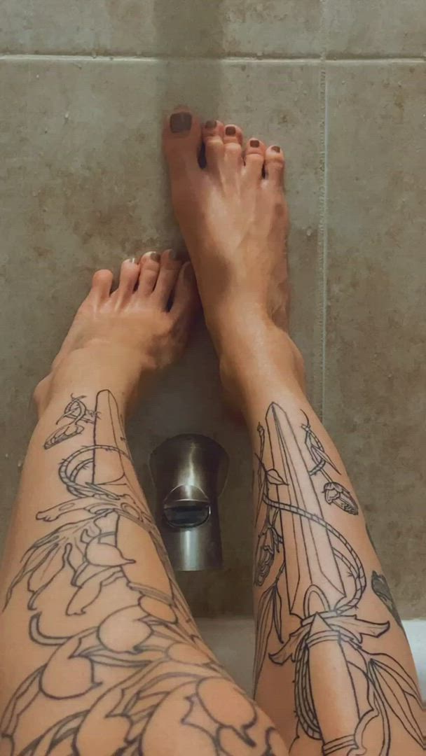 Avafaee <strong>@avafaee</strong> in fetish feet bath legs porn video
