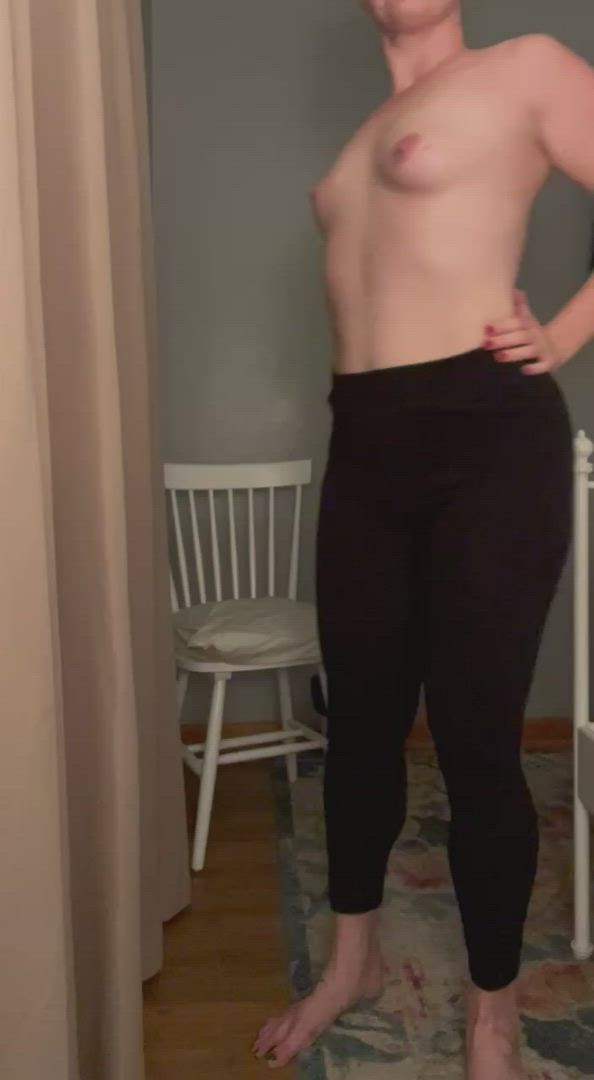Bettykink810 <strong>@bettykink810</strong> in ass clapping ass spread yoga pants butt plug leggings spanking porn video