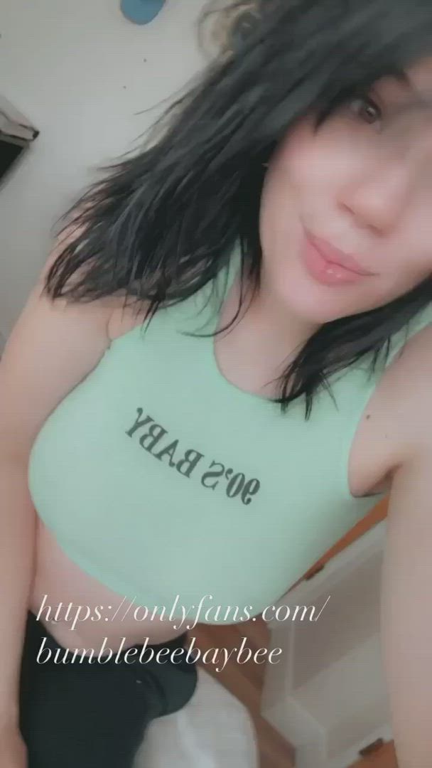 Bumblebeebaybee <strong>@bumblebeebaybee</strong> in titty drop onlyfans boobs porn video