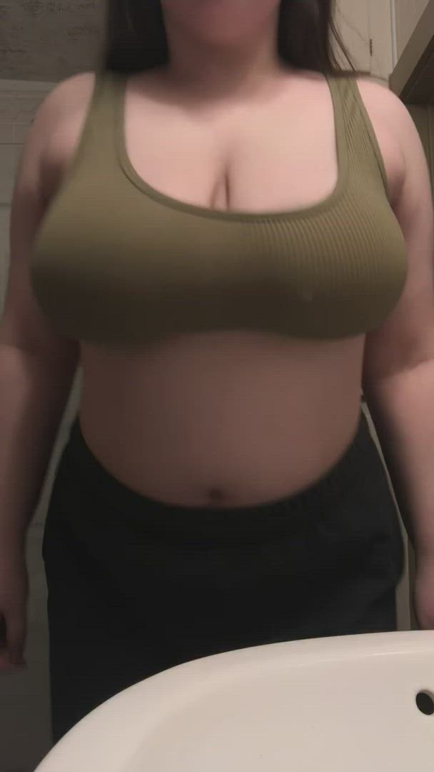  <strong>@chloelucy</strong> in big bouncing tits titty drop porn video
