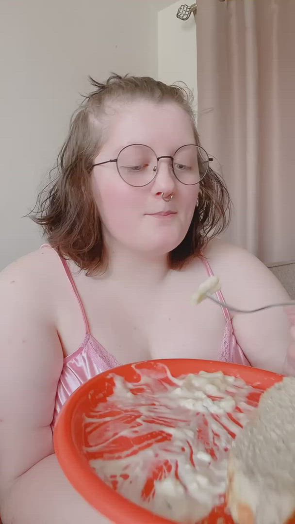 Chubbyskyy <strong>@chubbyskyy</strong> in food fetish chubby bbw porn video