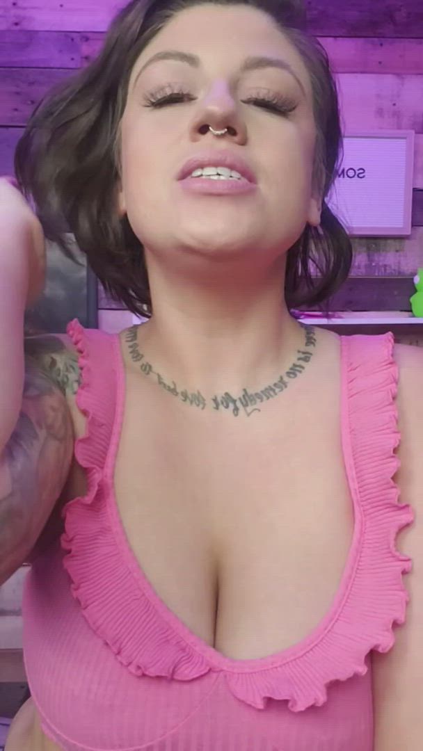 DaisyDollDoesIt <strong>@daisydolldoesit</strong> in talking dirty short hair girlfriend brunette edging joi porn video