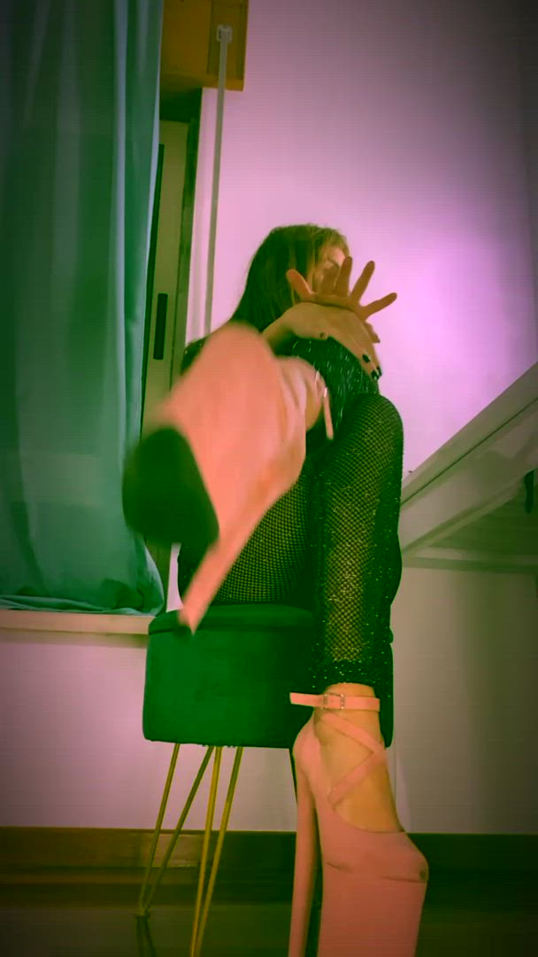Daradararum <strong>@daradararum</strong> in high heels catsuit dancing porn video