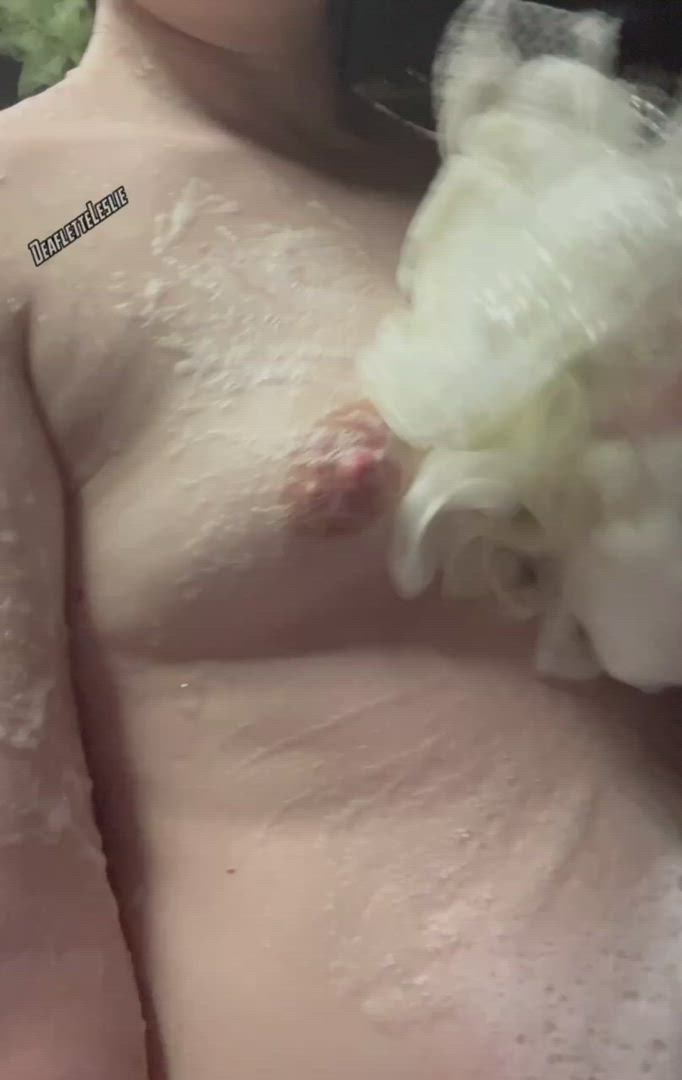 Deafletteleslie <strong>@sexylesliensfw</strong> in natural small tits bathroom bathtub porn video