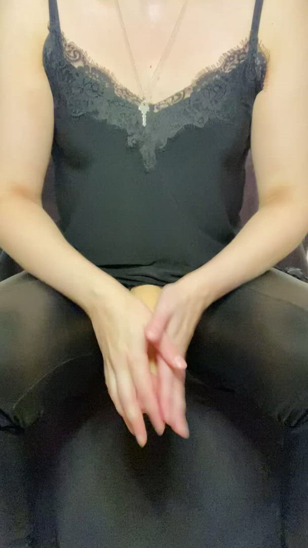 Dommequeenheather <strong>@dommequeenheather</strong> in strap on chastity dildo porn video