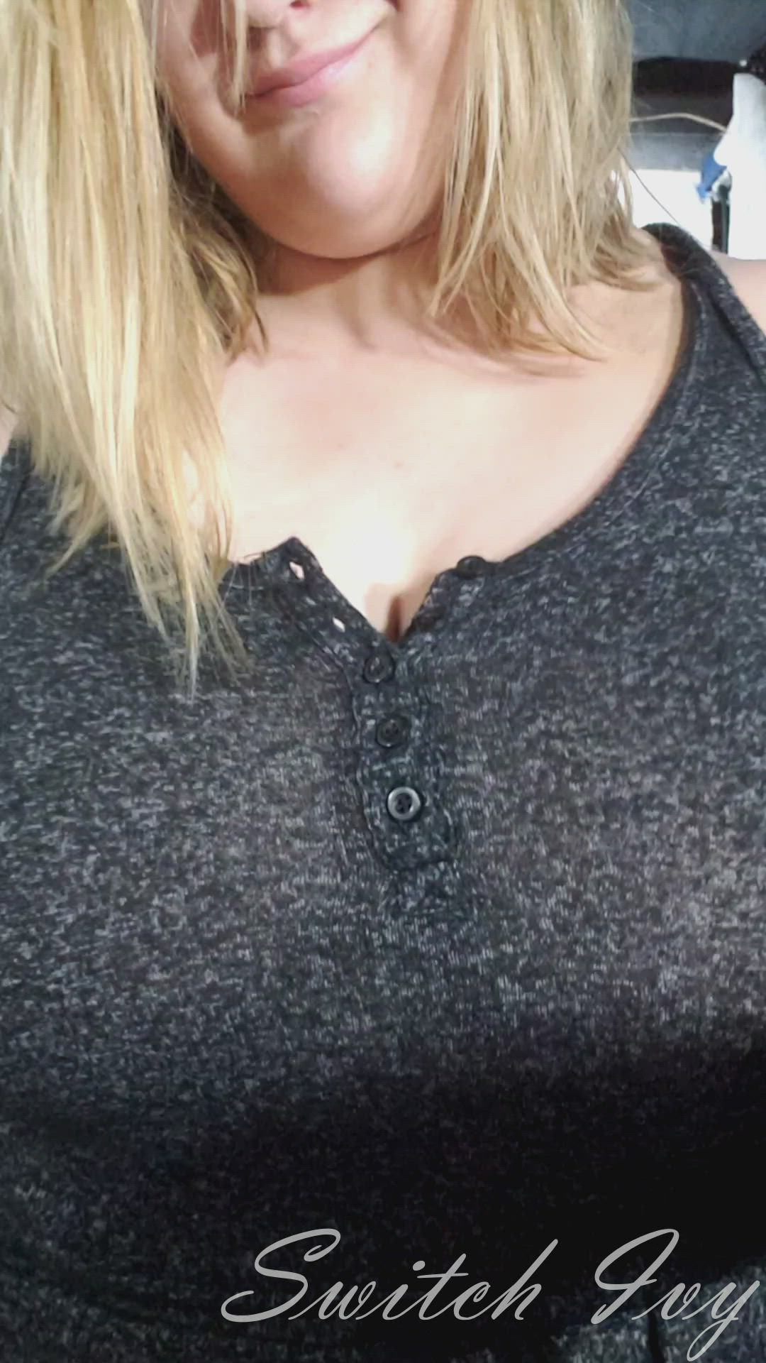 EllieandIvy <strong>@switchivy</strong> in titty drop big tits onlyfans amateur boobs porn video