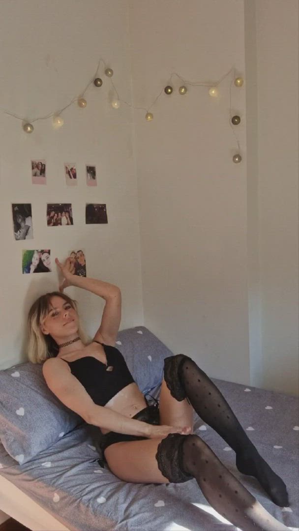 Emmachloe <strong>@emmachloe</strong> in porn video